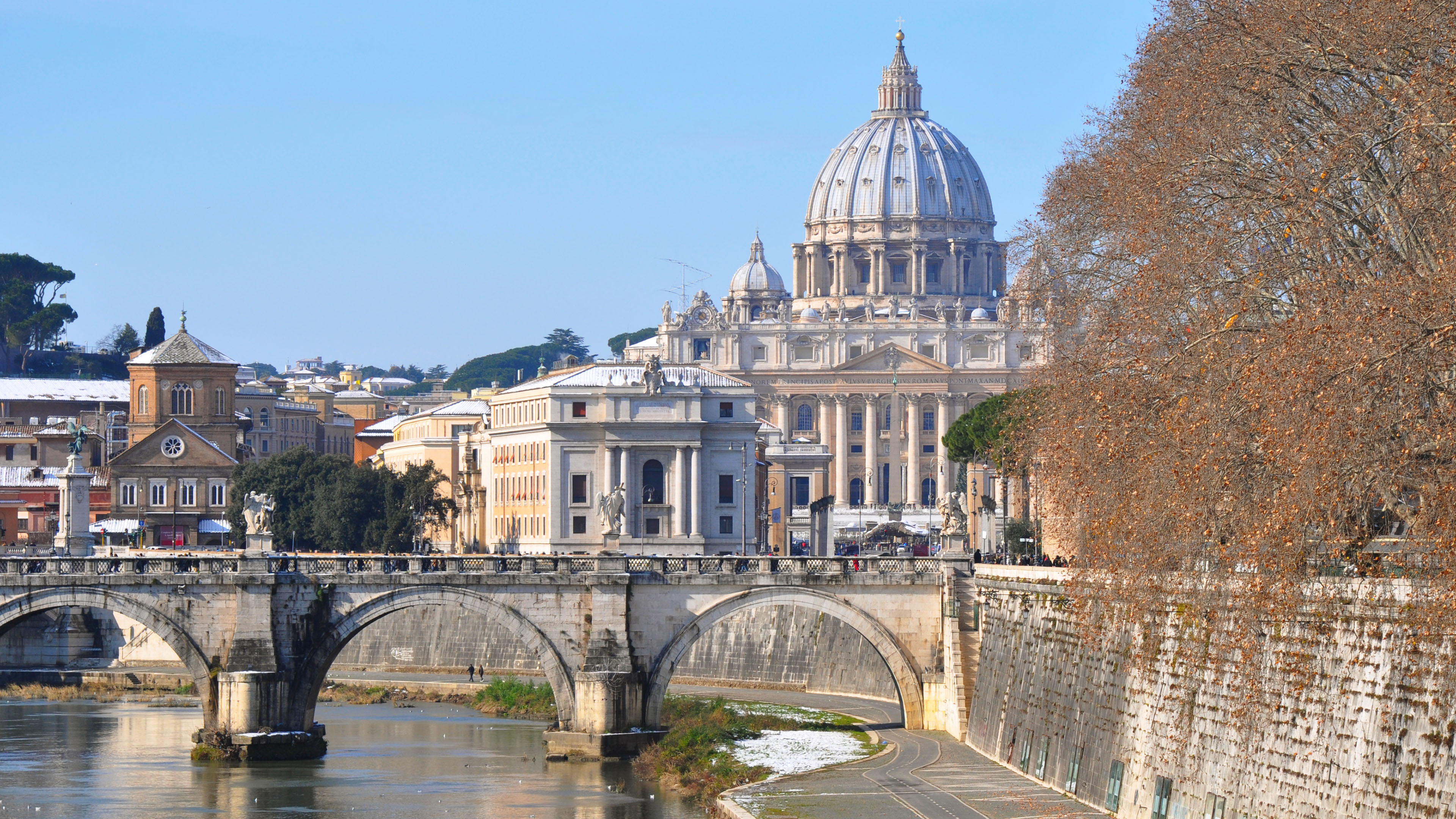 Skyline of Vatican City and Rome