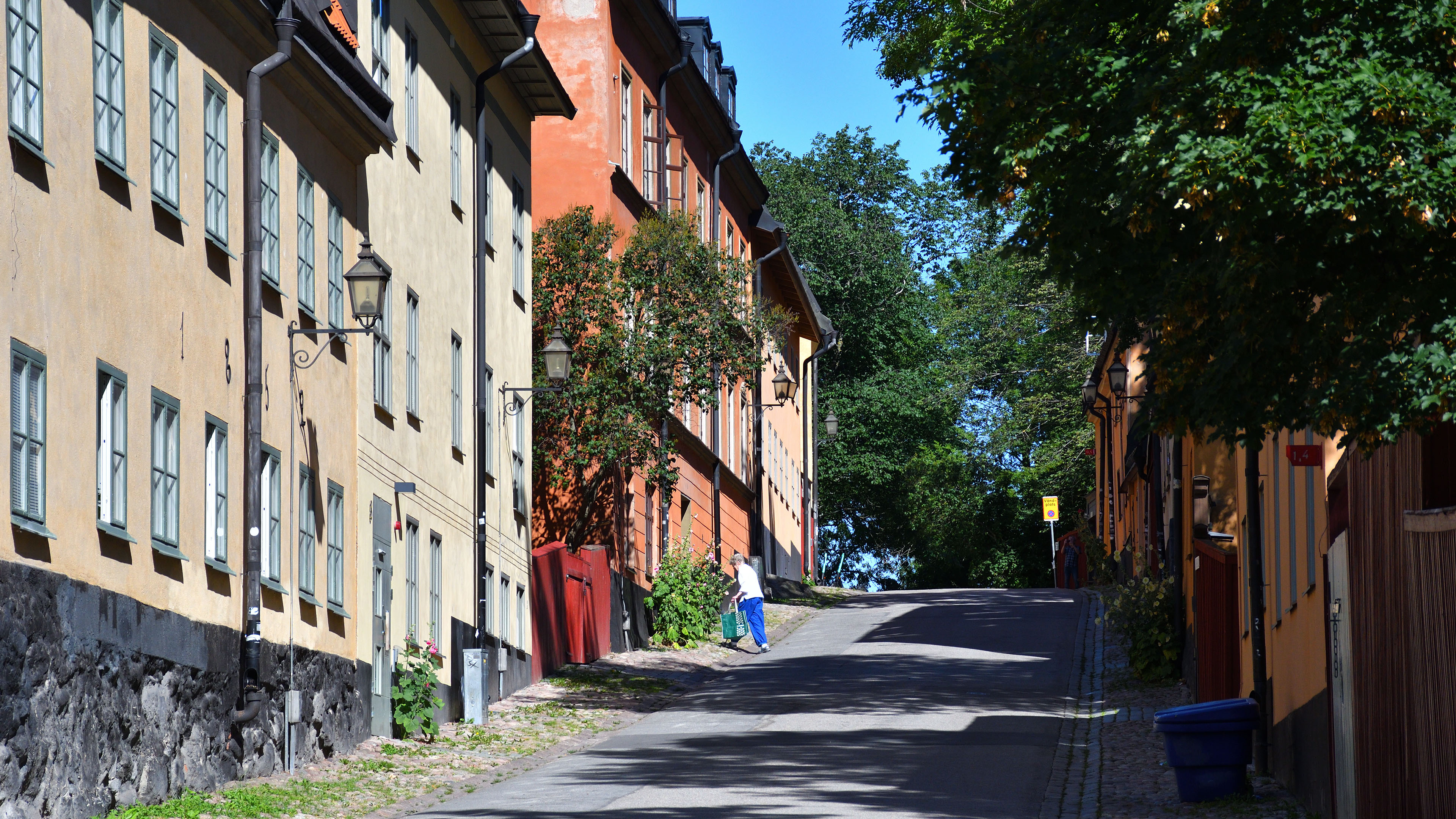 Small street leading up to Skinnarviksberget
