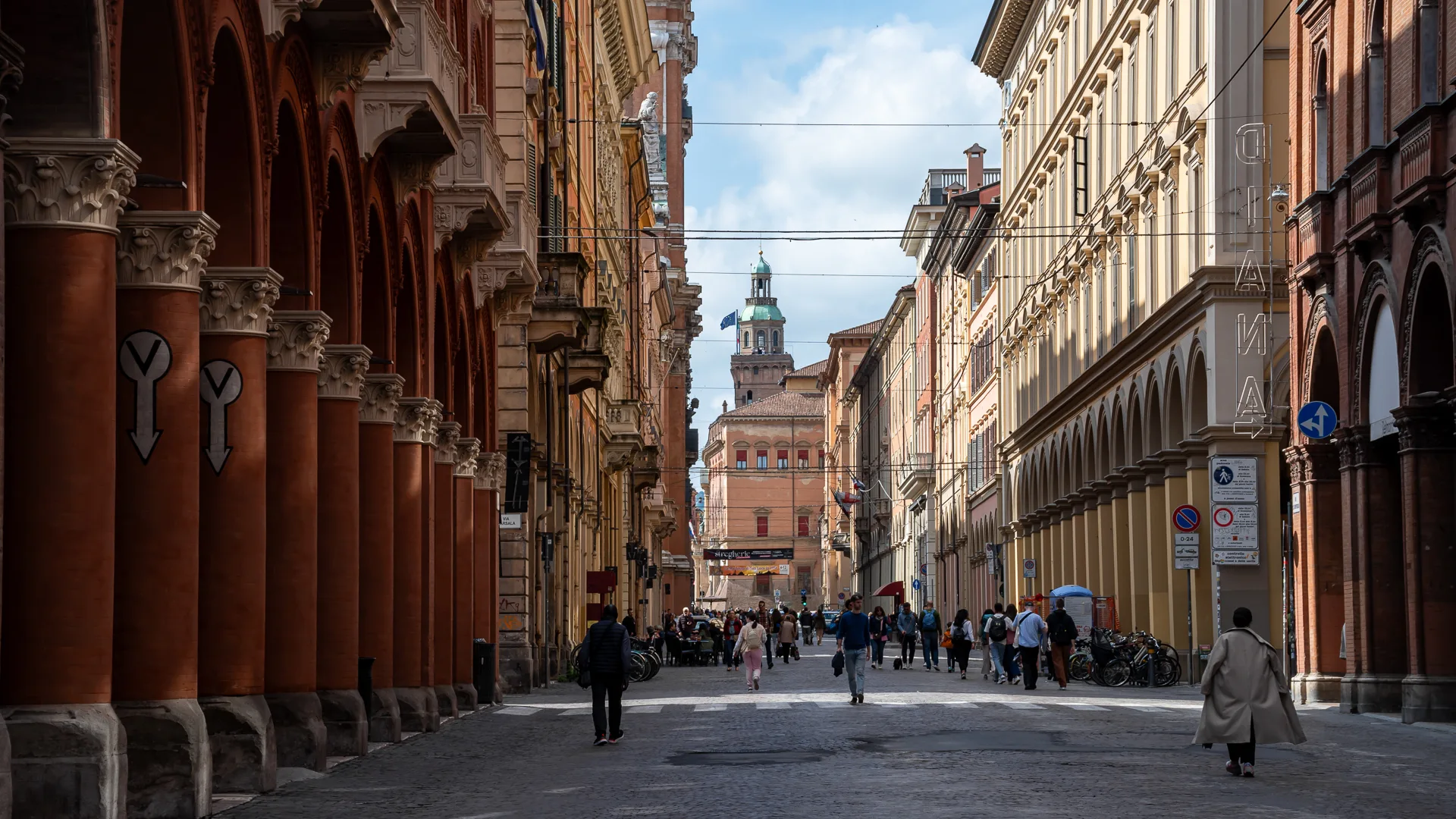 A morning view of Via dell’Indipendenza