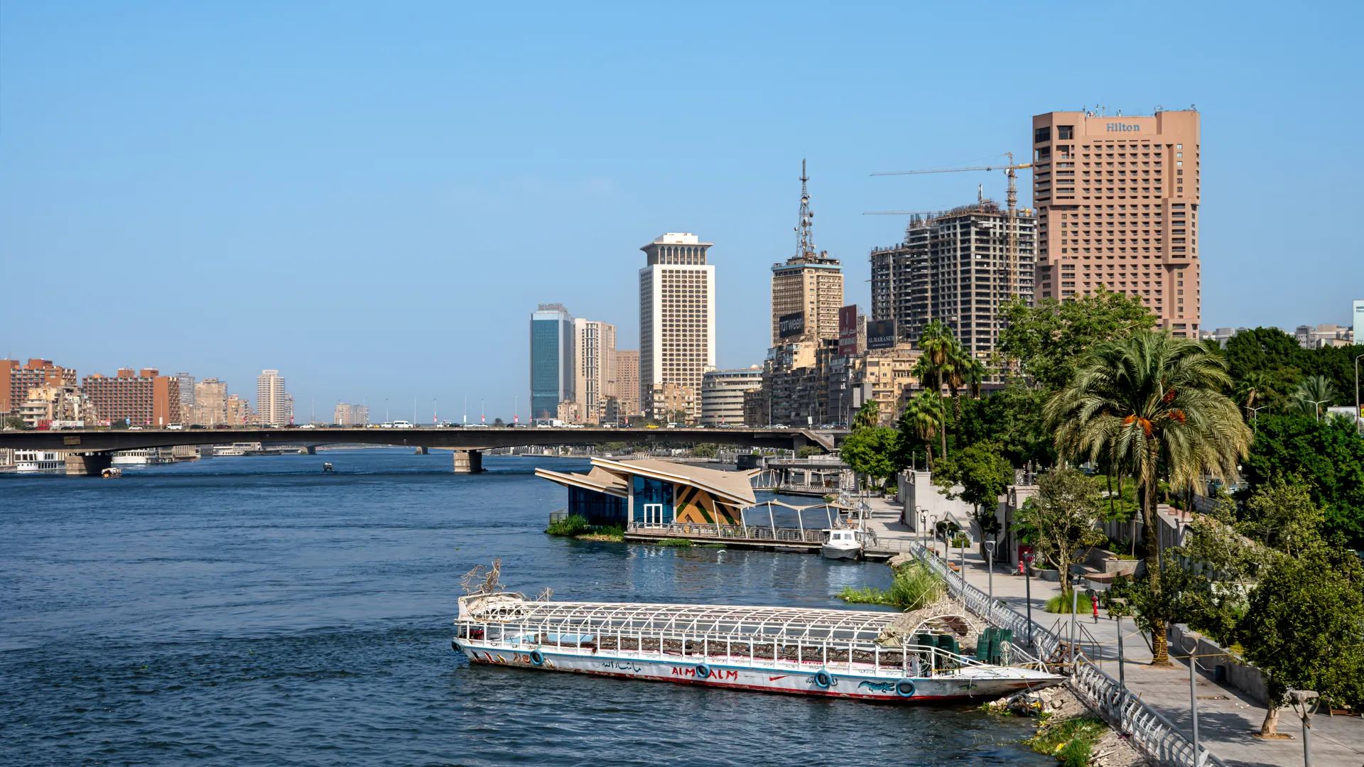 Many of the high-end chain hotels in Cairo are located along the Nile River.