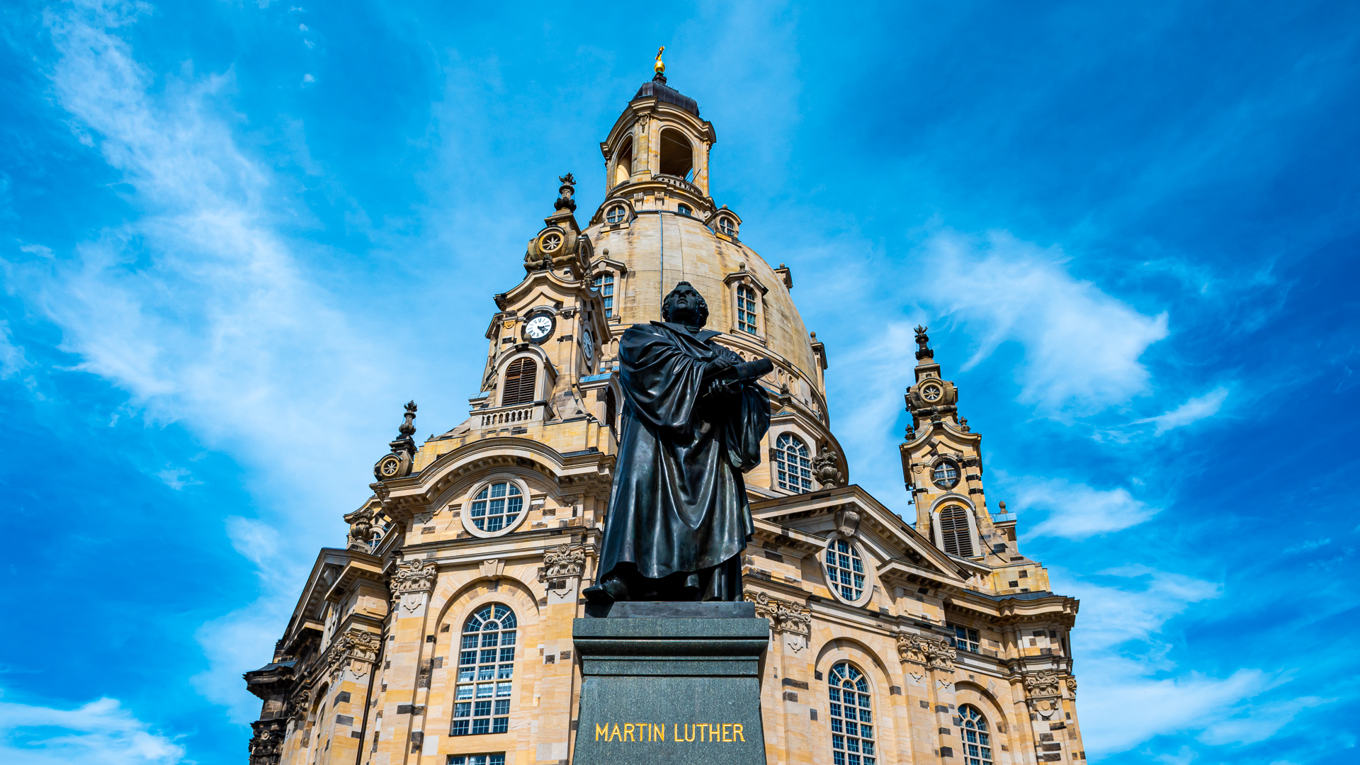 Statue of Martin Luther and the Frauenkirche