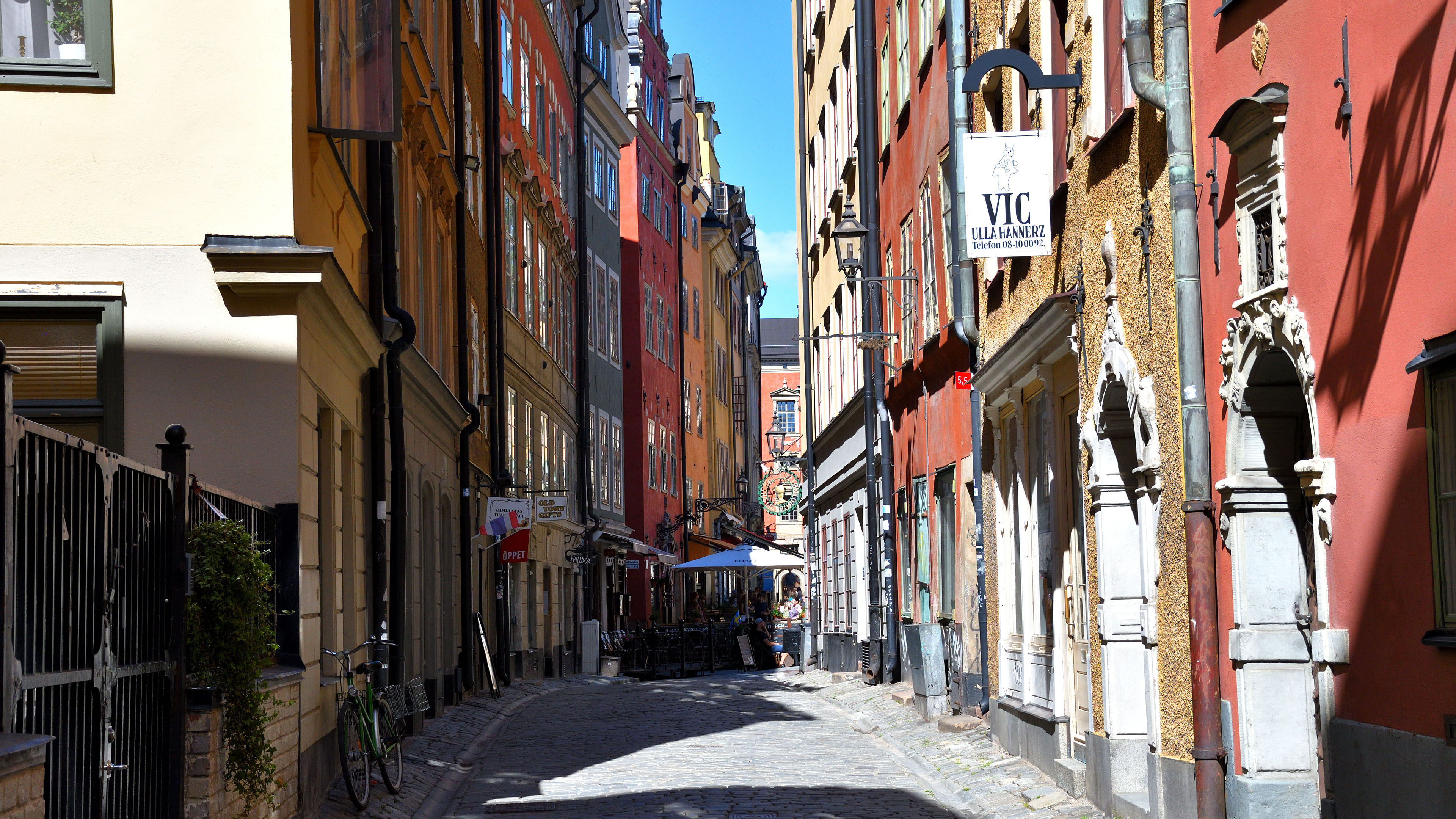 Narrow alleyways in Old Town